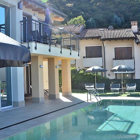 South Apartment With Pool Torri Del Benaco Exteriör bild