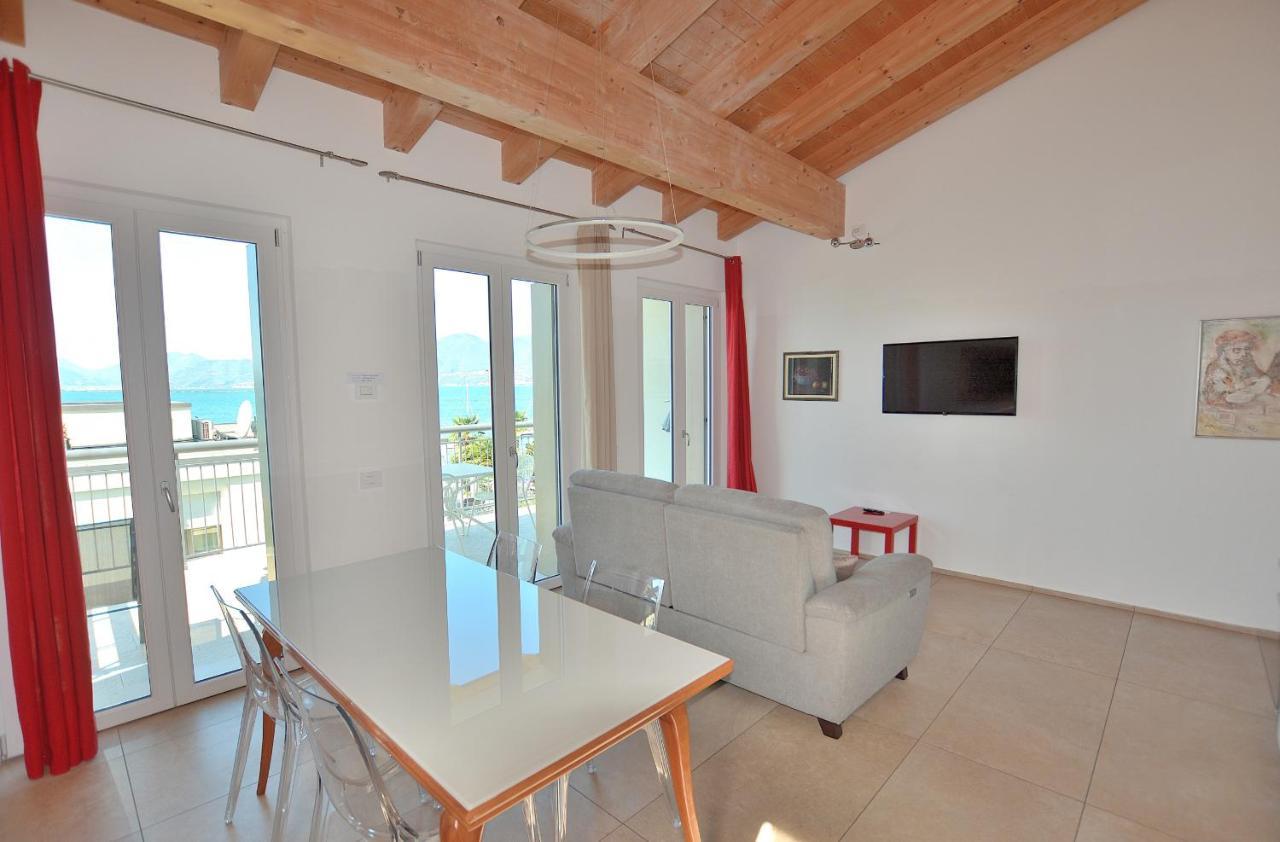 South Apartment With Pool Torri Del Benaco Exteriör bild