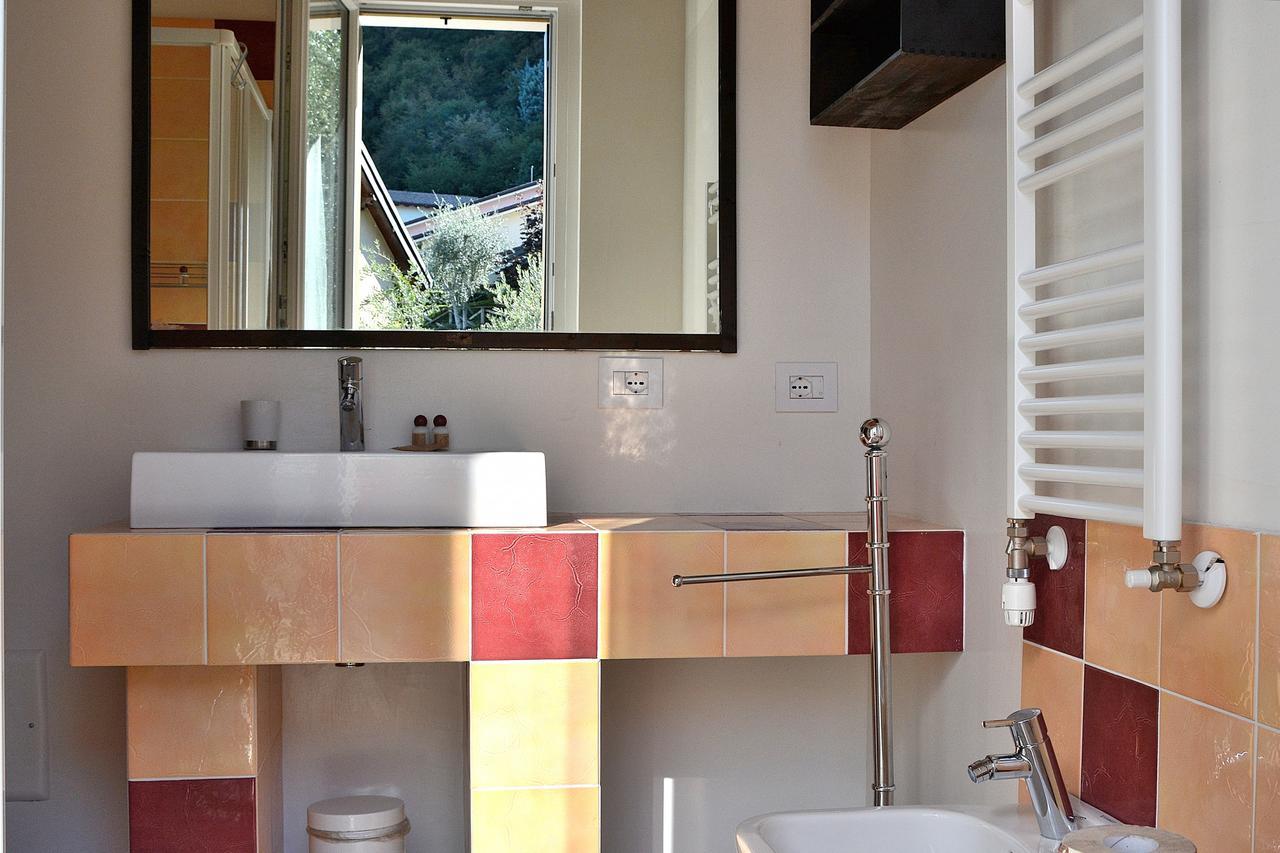 South Apartment With Pool Torri Del Benaco Exteriör bild